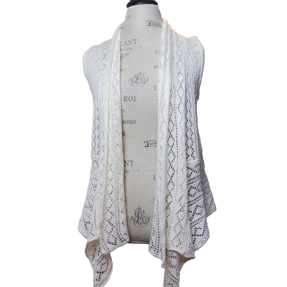 VINTAGE | Boho Cottage Asymmetrical Lace Cream White Sleeveless  Cardigan (XXS)